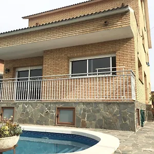 Casa De Aurora Habitación en casa particular Rubí